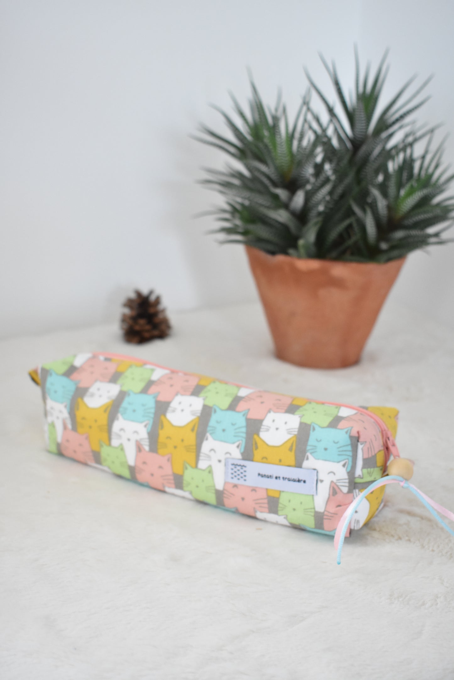 Pastel chatons trousse