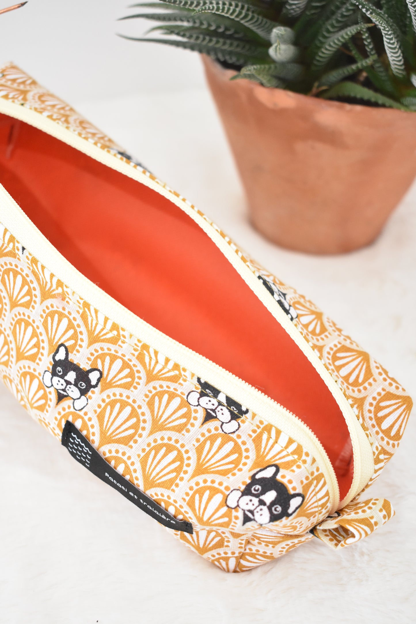 Bulldogs jaune trousse