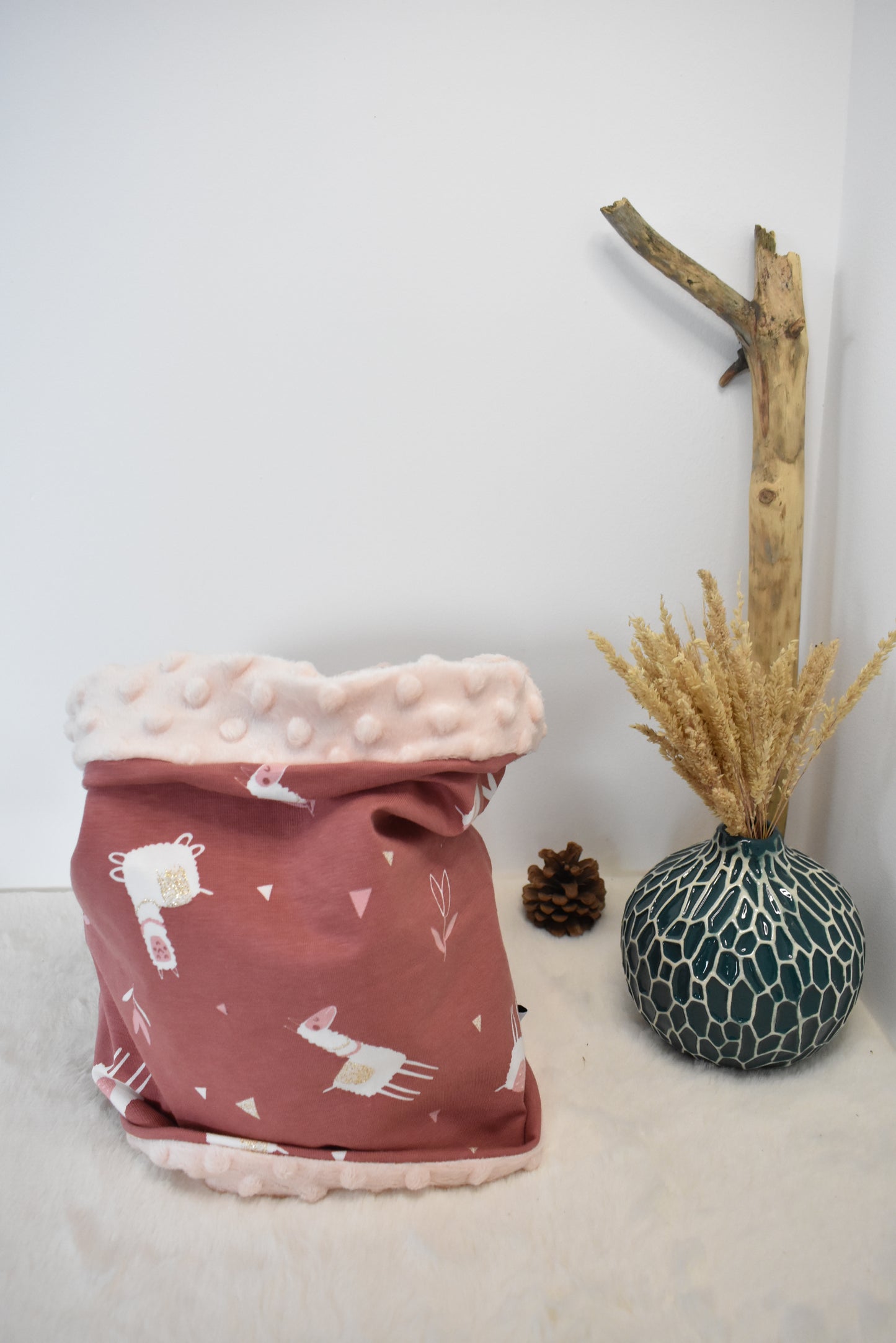 Lama paillettes et rose snood