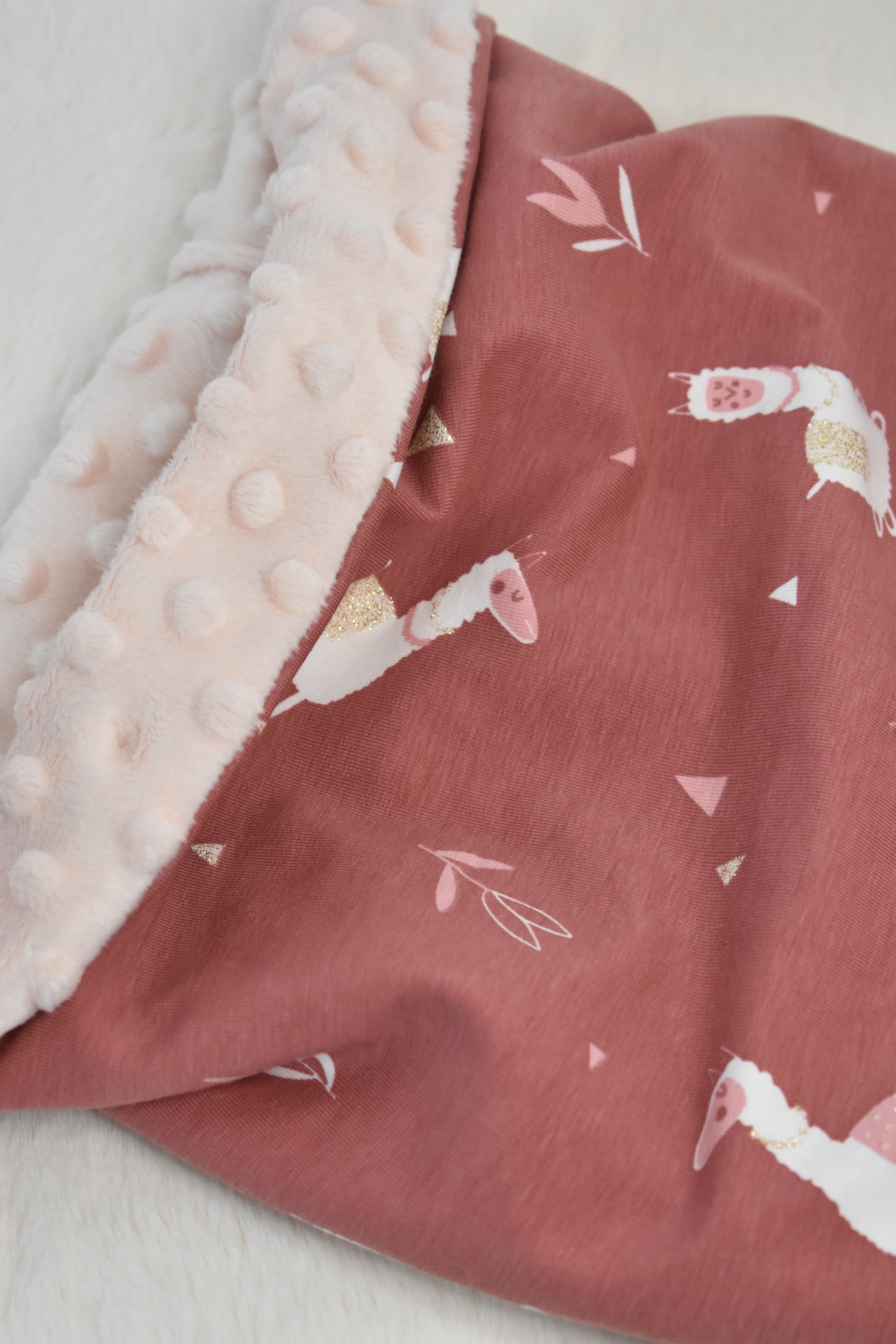 Lama paillettes et rose snood
