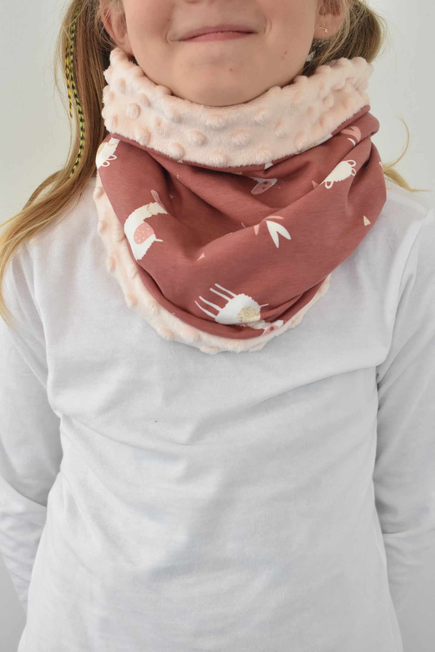 Lama paillettes et rose snood