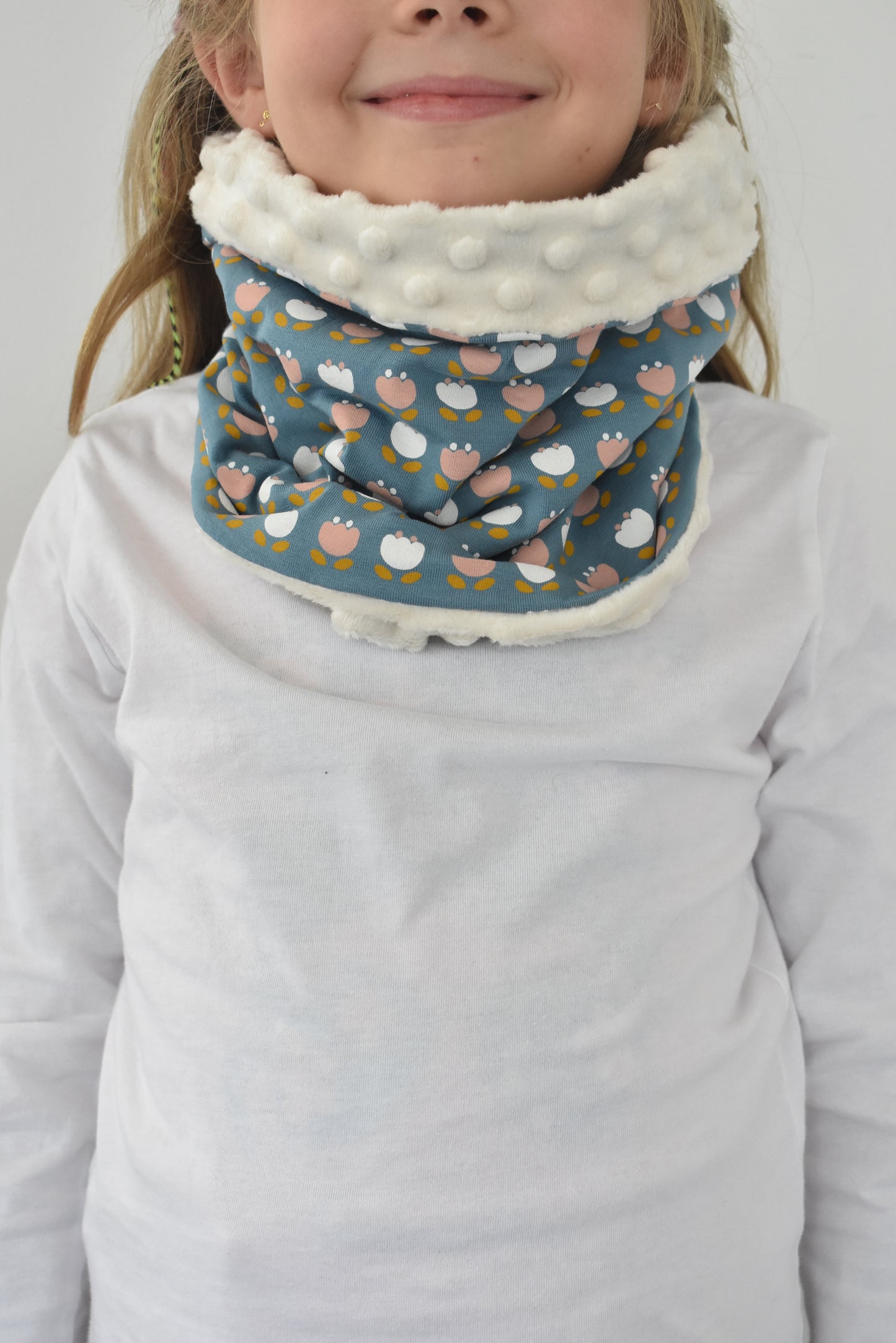 Floral pastel crème snood