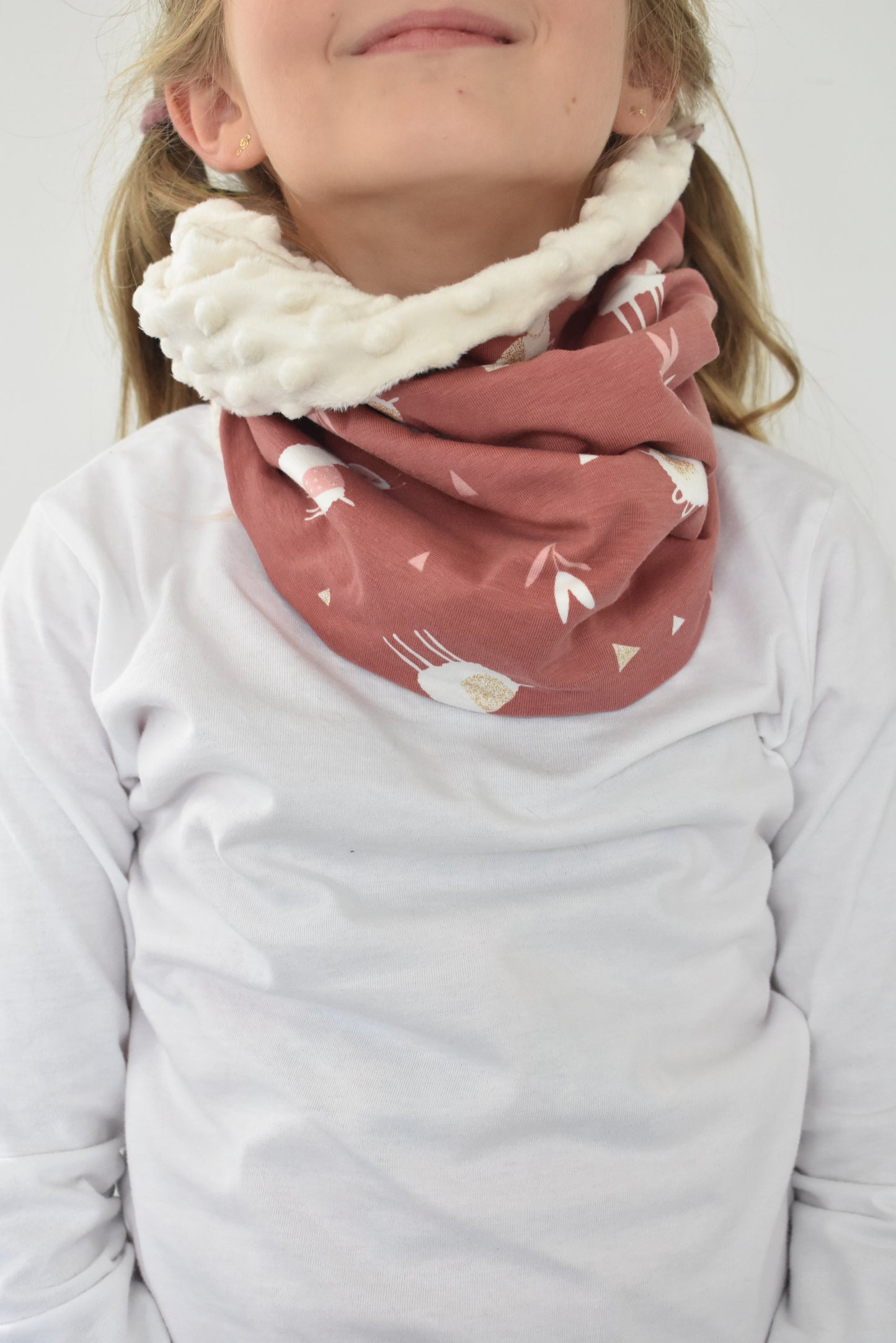 Lama paillettes et crème snood