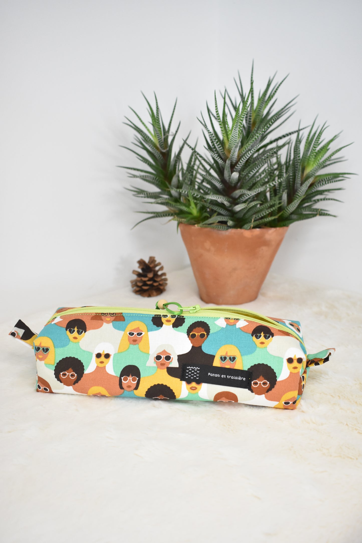 Au soleil avec les copines trousse