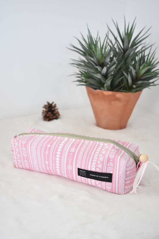 Aguayo rose trousse