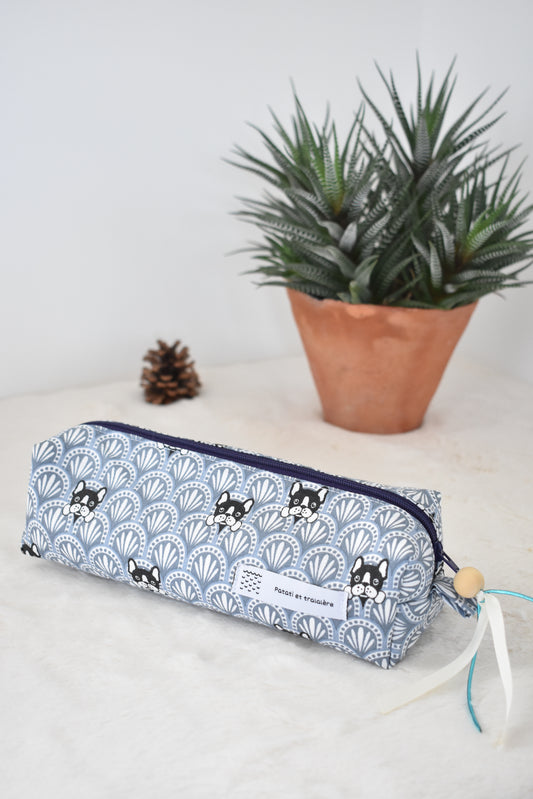 Bulldogs gris trousse