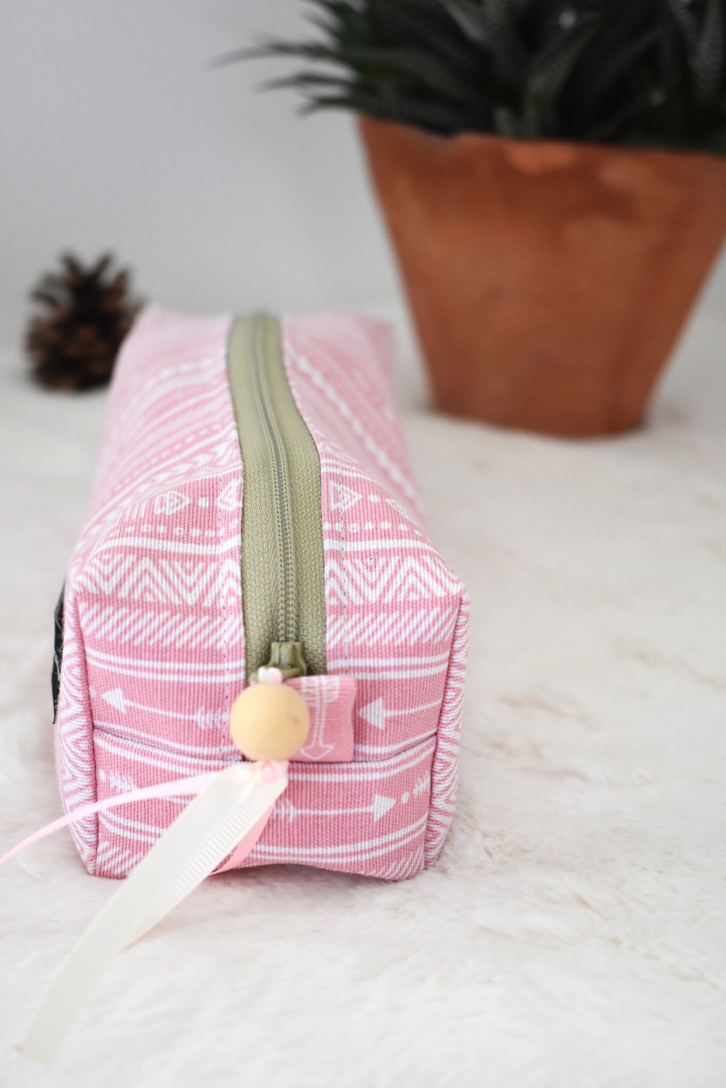 Aguayo rose trousse