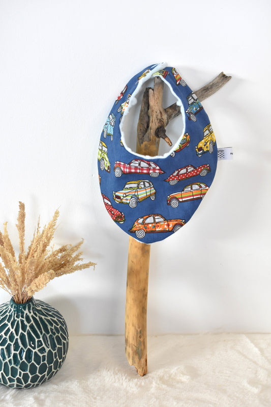 Voiture ancienne bleu bandana