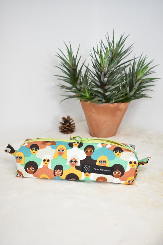 Au soleil avec les copines trousse